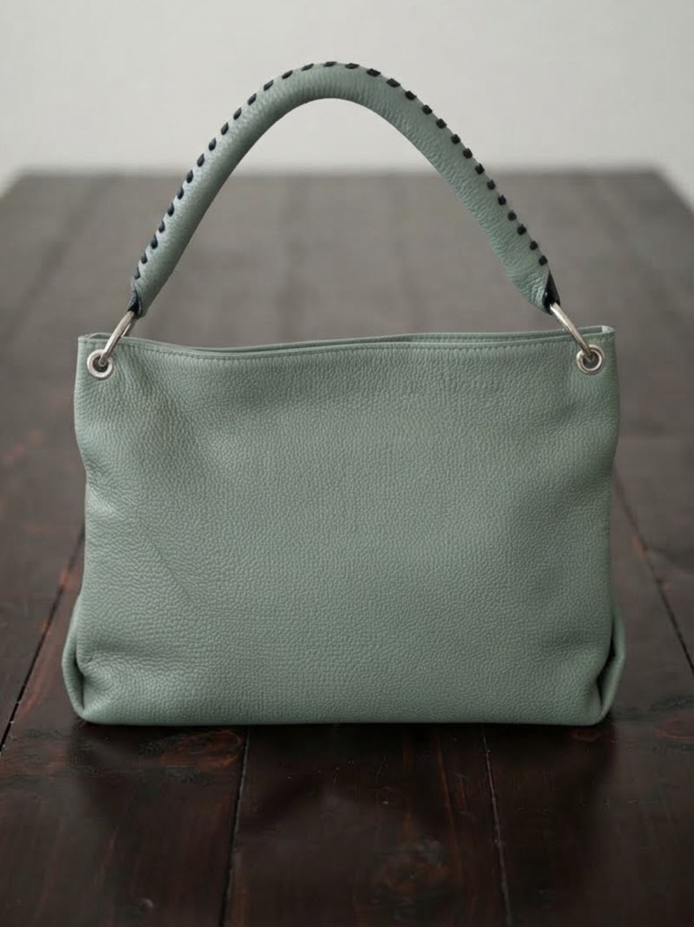 Le Borse di Giulia Genuine
Leather Sage Green
Convertible cross body
Bag NWOT - Picture 5 of 15